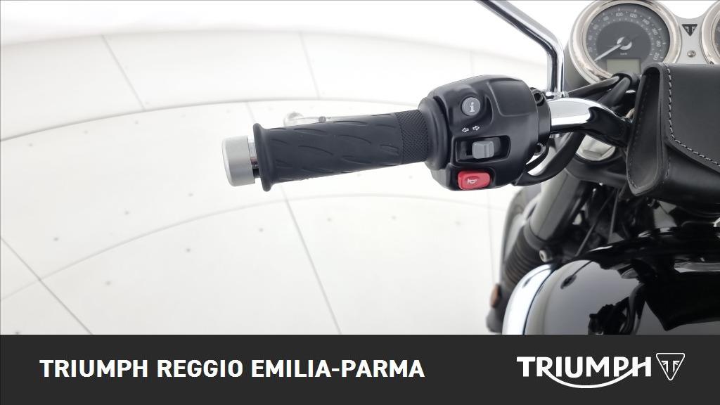 TRIUMPH Bonneville 900 T100 