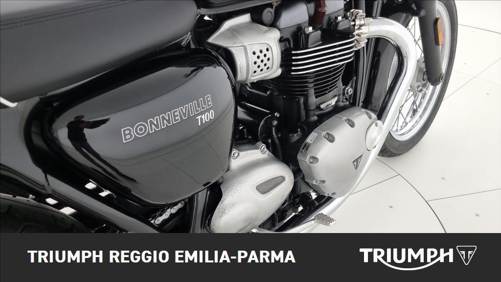 TRIUMPH Bonneville 900 T100 