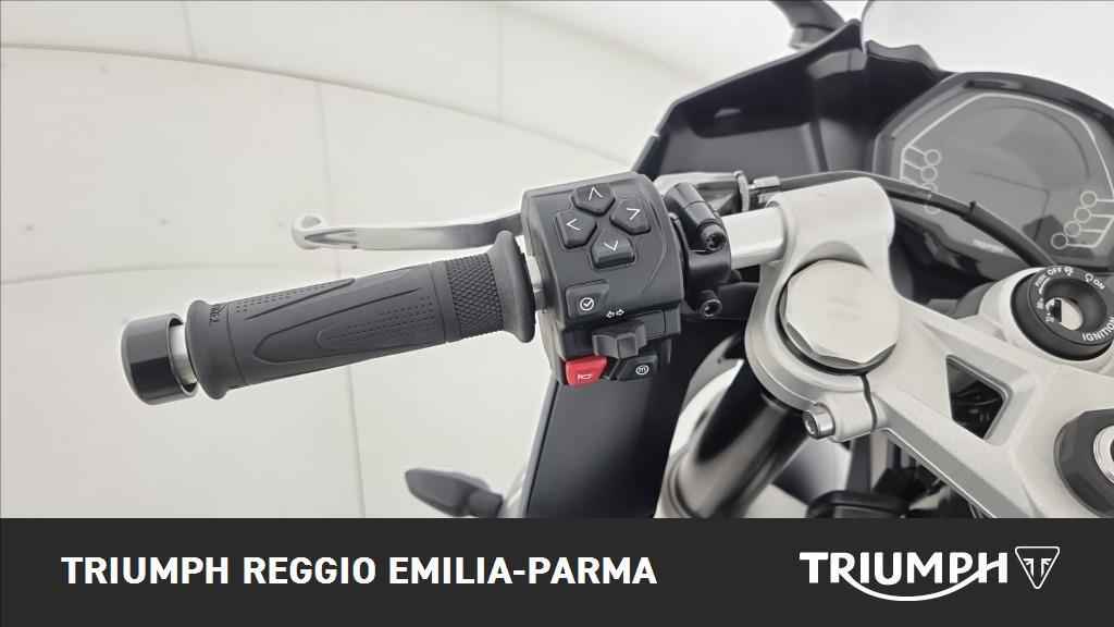 TRIUMPH Daytona 660 Abs