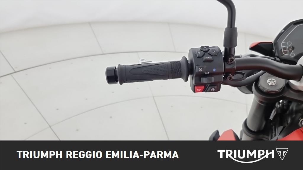 TRIUMPH Street Triple 675 R