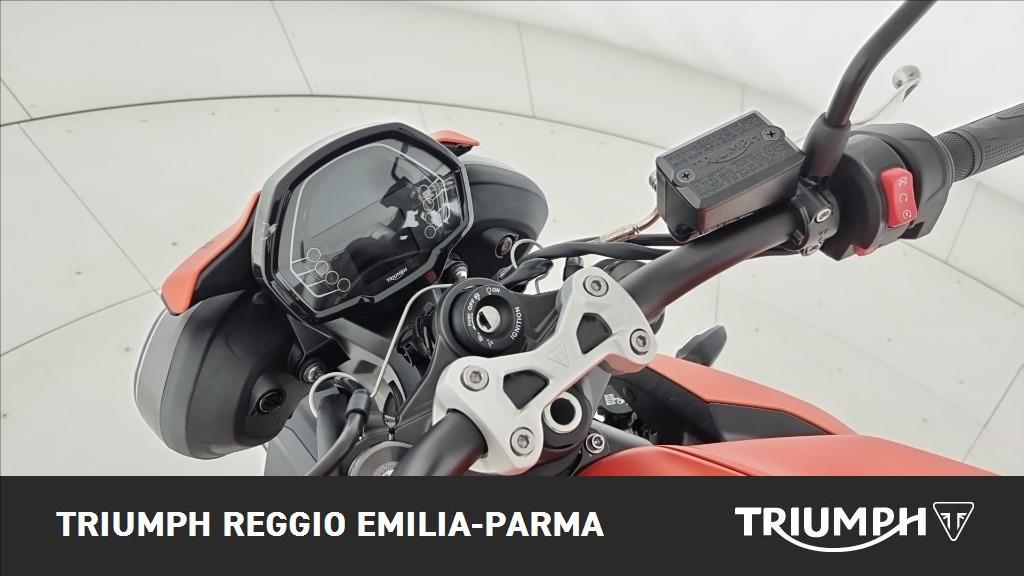 TRIUMPH Street Triple 675 R