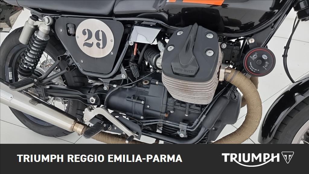 MOTO GUZZI V7 750 Stone