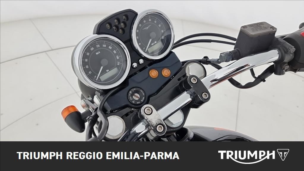 MOTO GUZZI V7 750 Stone
