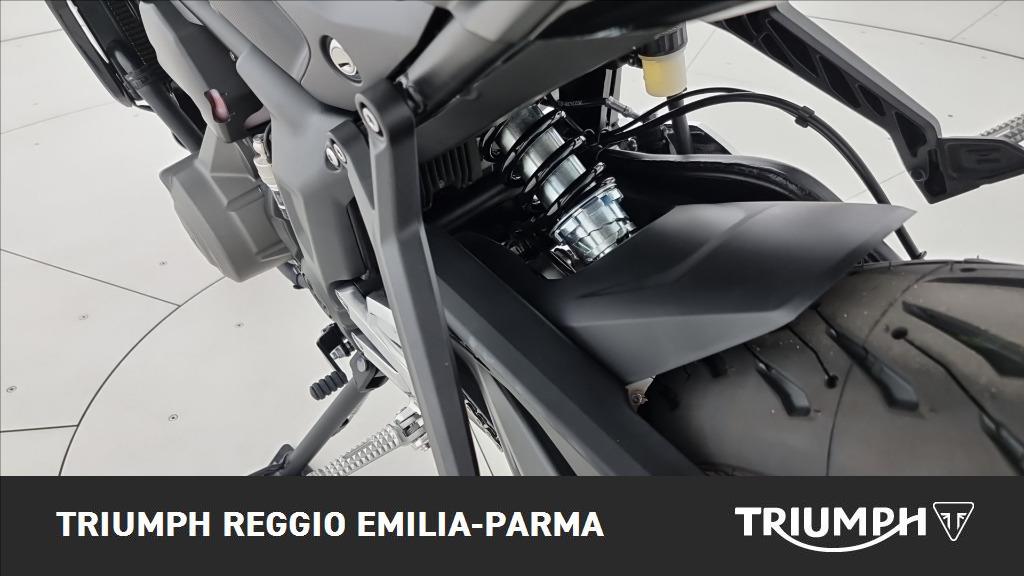 TRIUMPH Trident 660 Triple Tribute Abs
