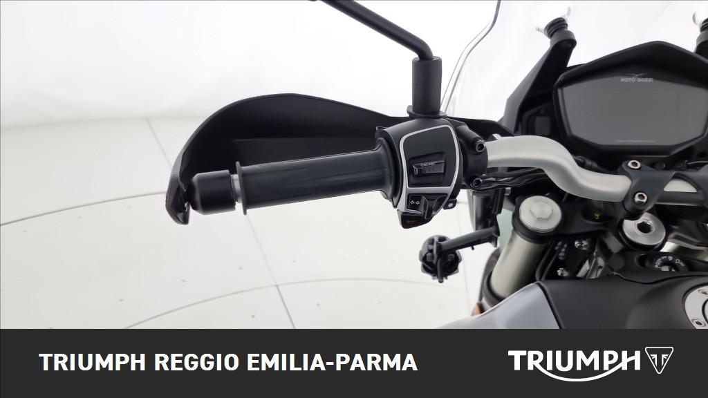 MOTO GUZZI V85 TT Centenario Abs