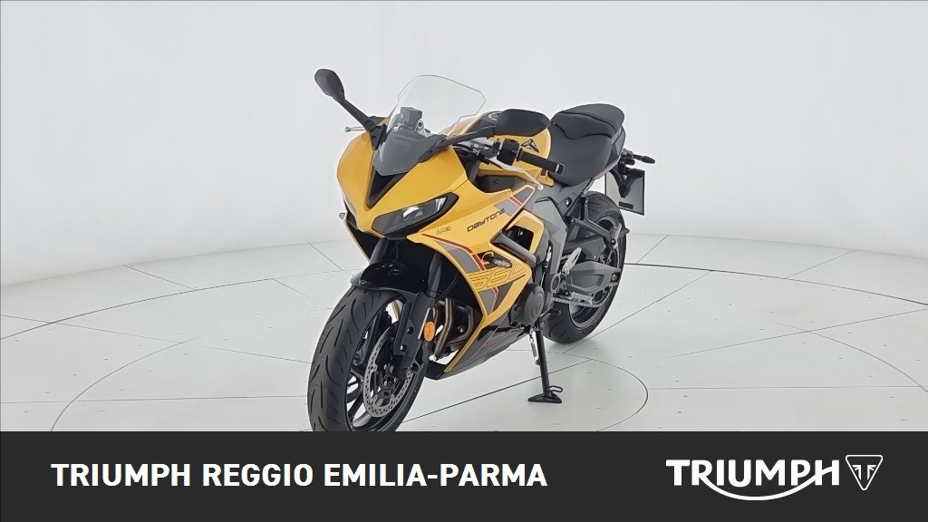 TRIUMPH Daytona 660 Abs