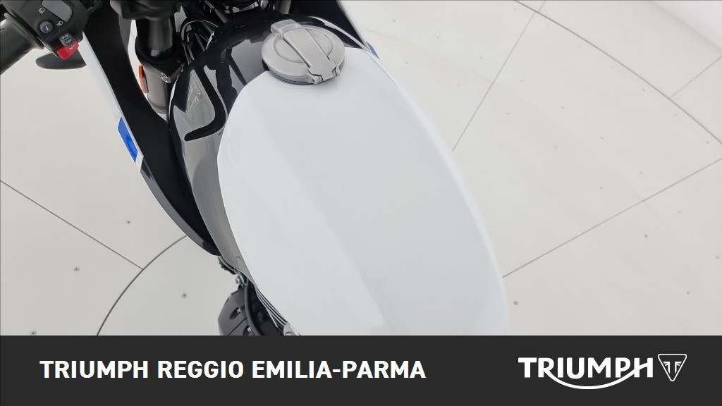 TRIUMPH Thruxton 400 Pearl Metallic White / Storm Grey Abs