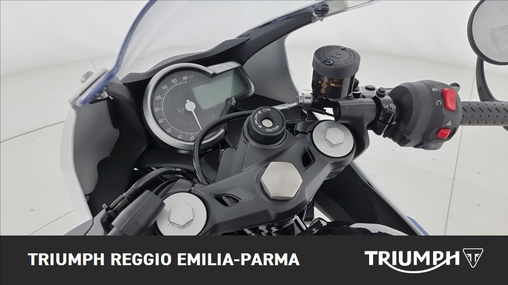 TRIUMPH Thruxton 400 Pearl Metallic White / Storm Grey Abs