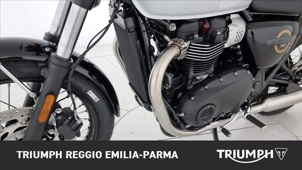 TRIUMPH Bonneville 900 T100 