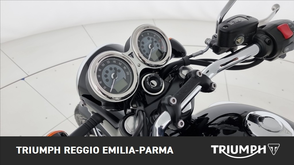 TRIUMPH Bonneville 900 T100 