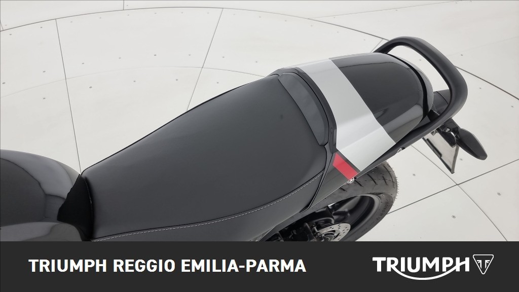 TRIUMPH Thruxton 400 Phantom Black / Aluminium Silver Abs