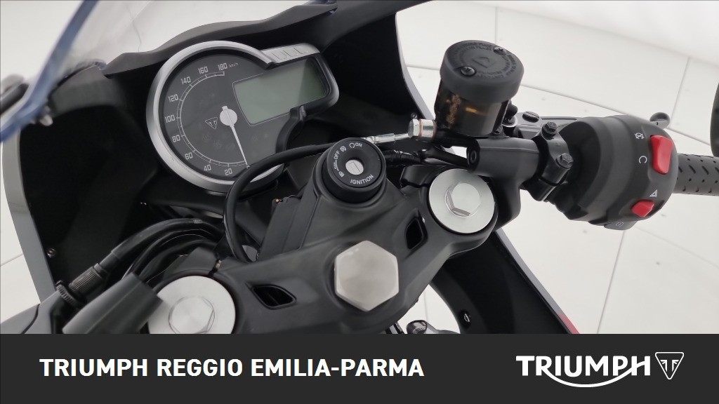 TRIUMPH Thruxton 400 Phantom Black / Aluminium Silver Abs