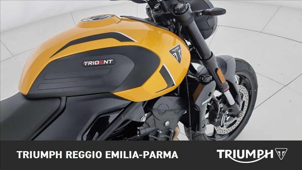 TRIUMPH Trident 660 Cosmic Yellow / Sapphire Black Abs