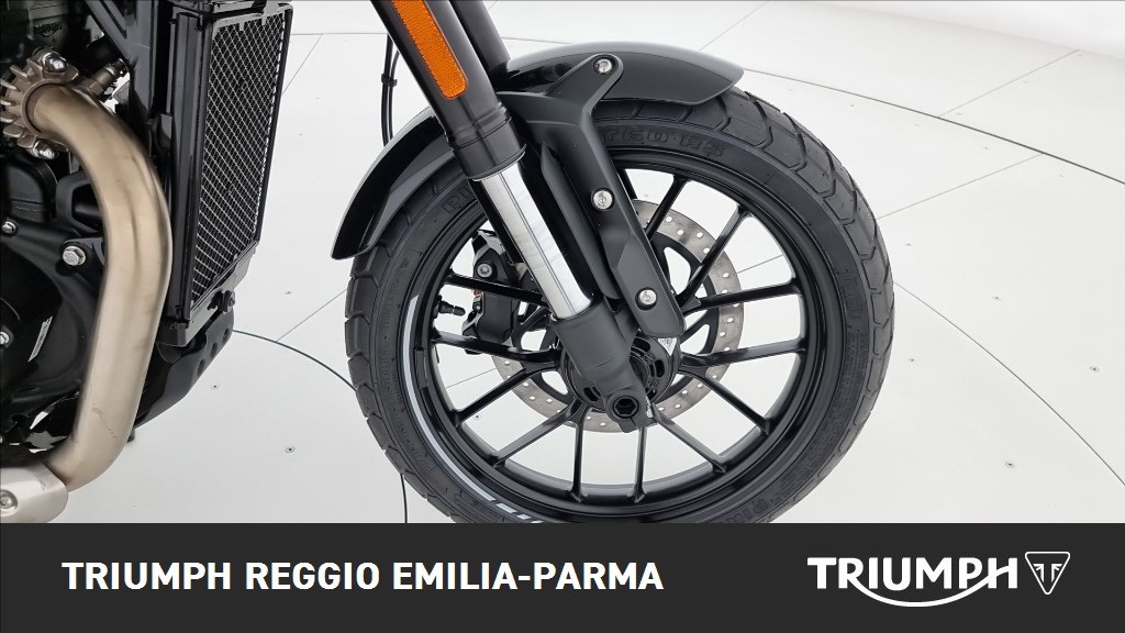 TRIUMPH Tracker 400 Phantom Black Abs