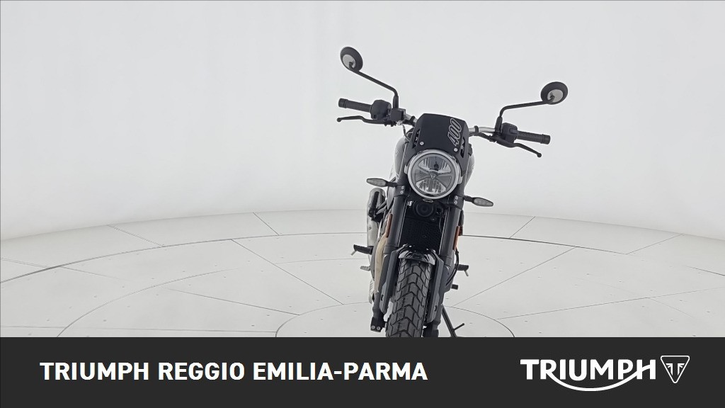 TRIUMPH Tracker 400 Phantom Black Abs
