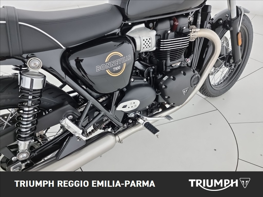 TRIUMPH Bonneville 900 T100 Jet Black / Diablo Red