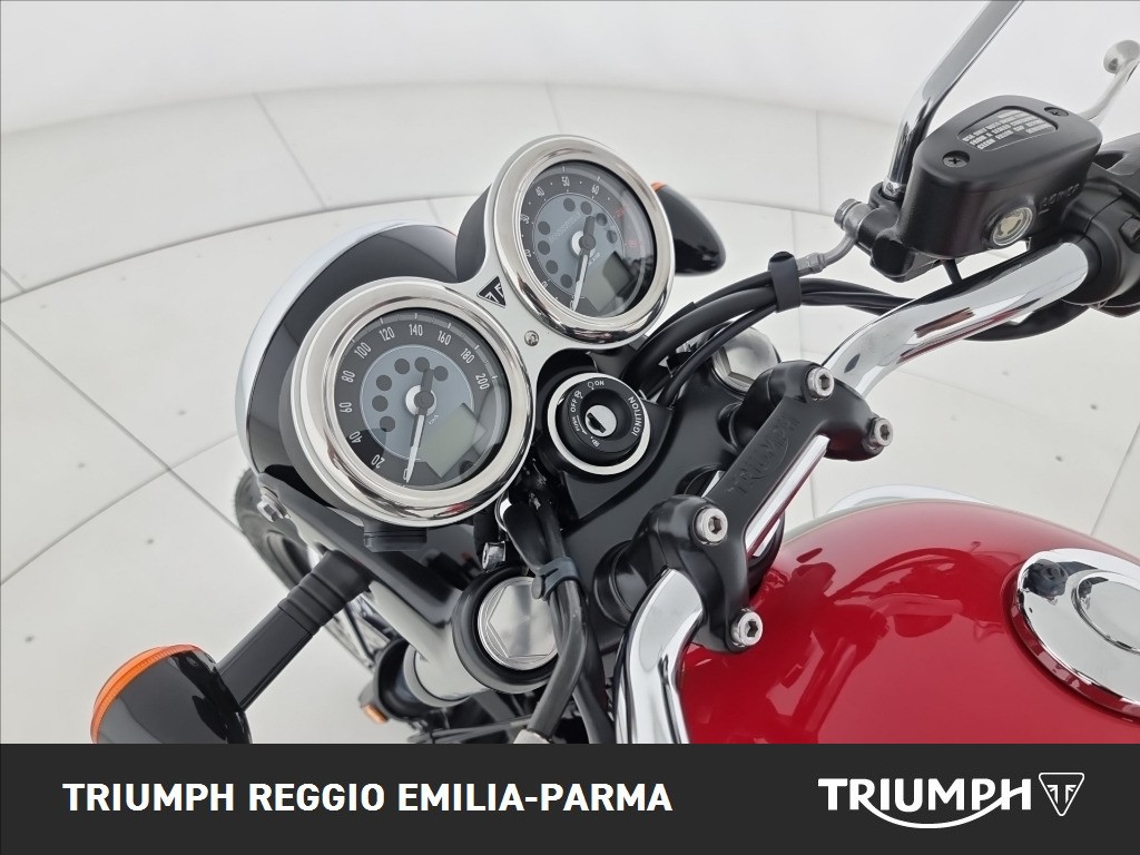 TRIUMPH Bonneville 900 T100 Jet Black / Diablo Red